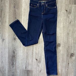 NWOT dark blue wash Levi’s 312 25 x 32 jeans